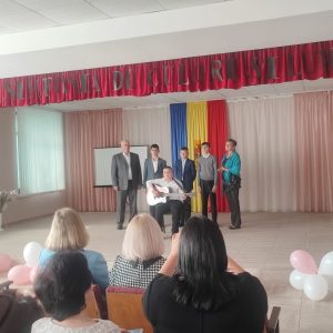 Profesorul – simfonia de culori și lumină. 5 octombrie 2023